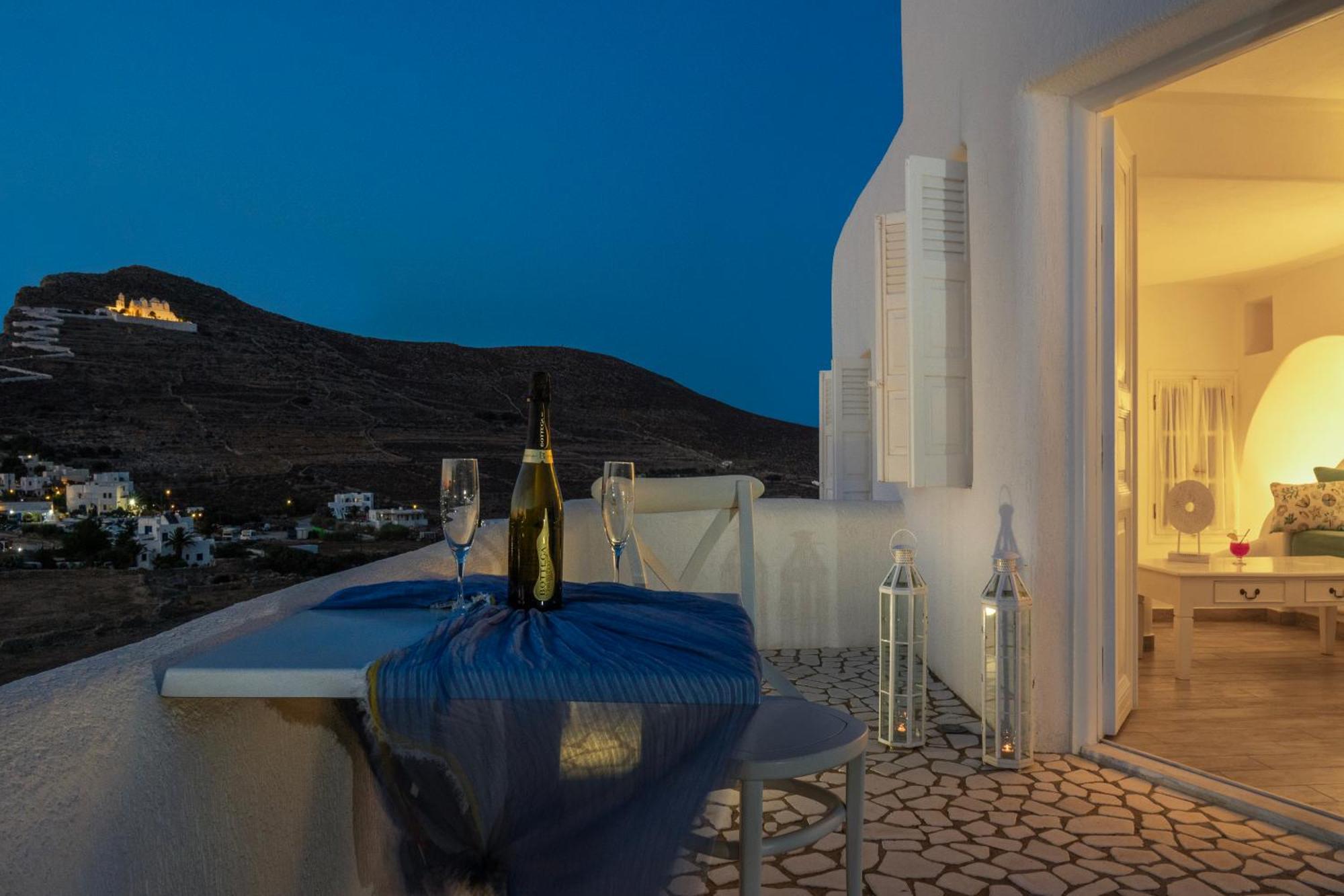 Aspalathras White 4* Folégandros