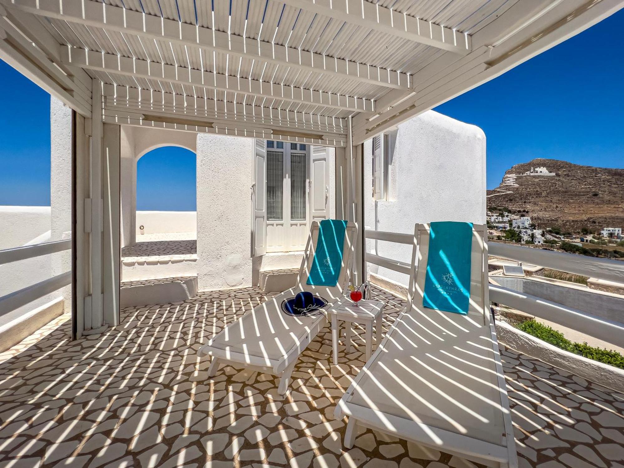 Aspalathras White Hotel Folegandros Town